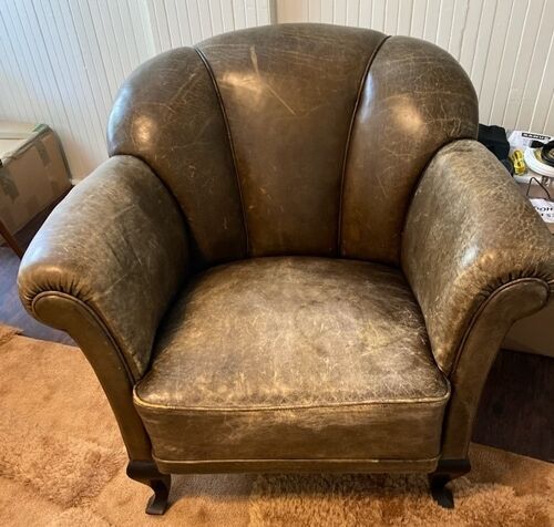 sofa da bị nứt là da bò thật