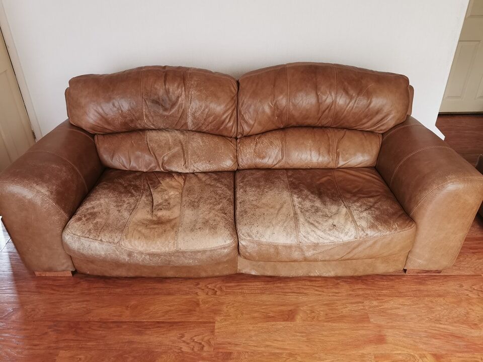 Trước khi sửa ghế sofa da