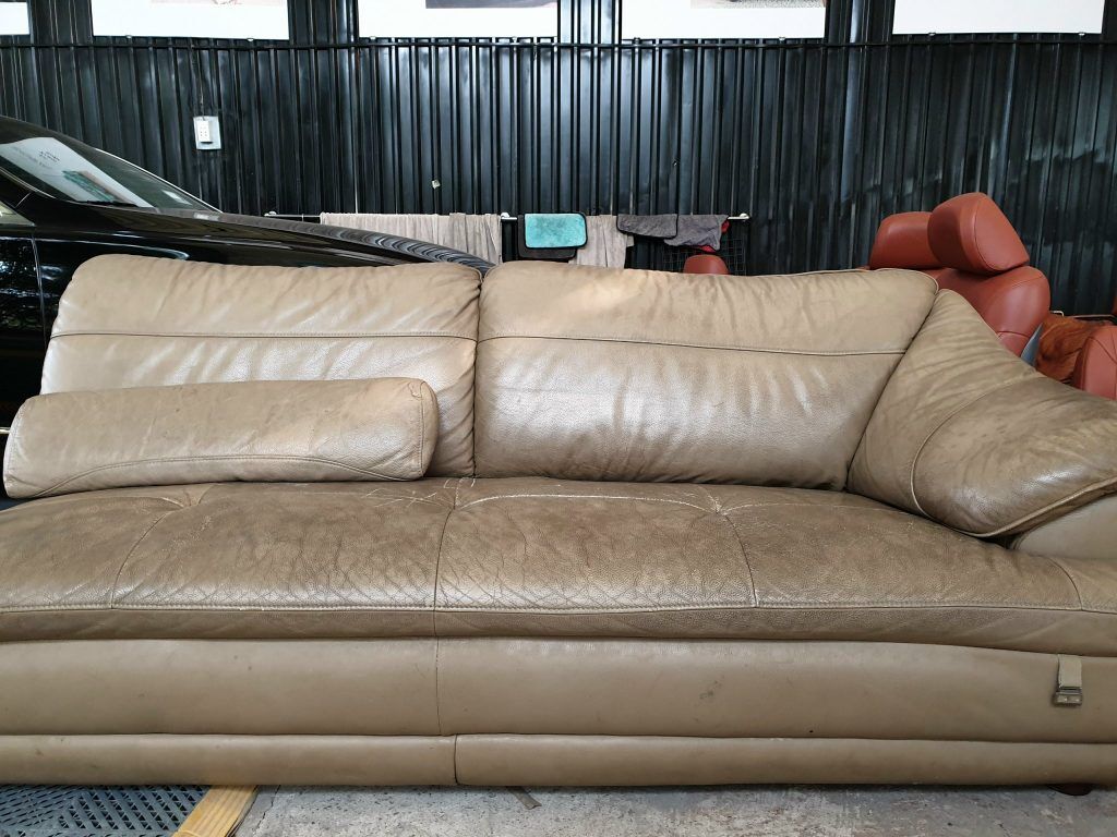 sofa da bị bong tróc, nứt, trầy xước sau thời gian dài sử dụng sofa da bị bong tróc, nứt, trầy xước sau thời gian dài sử dụng