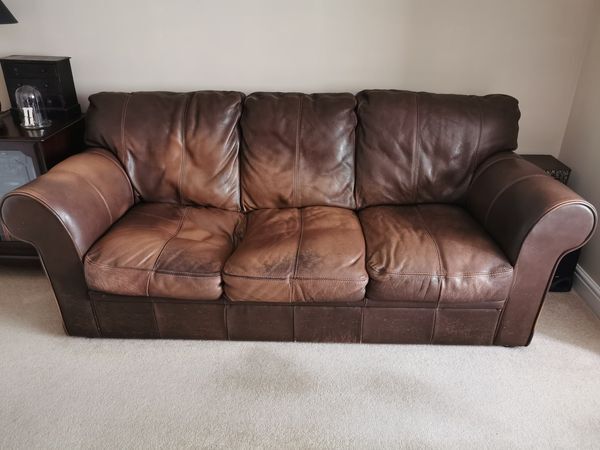 Tình trạng bạc màu, không đều màu trên ghế sofa da thật