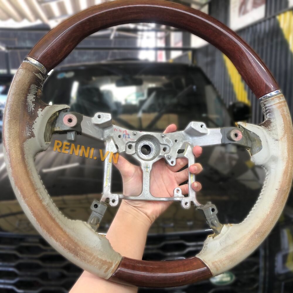Dịch vụ phục hồi vô lăng ô tô cũ sờn mòn, rạn nứt - Từ cũ thành mới | Renni