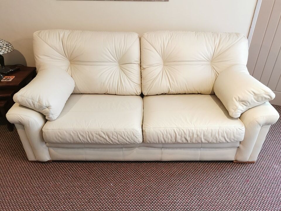 Sau khi giặt ghế sofa