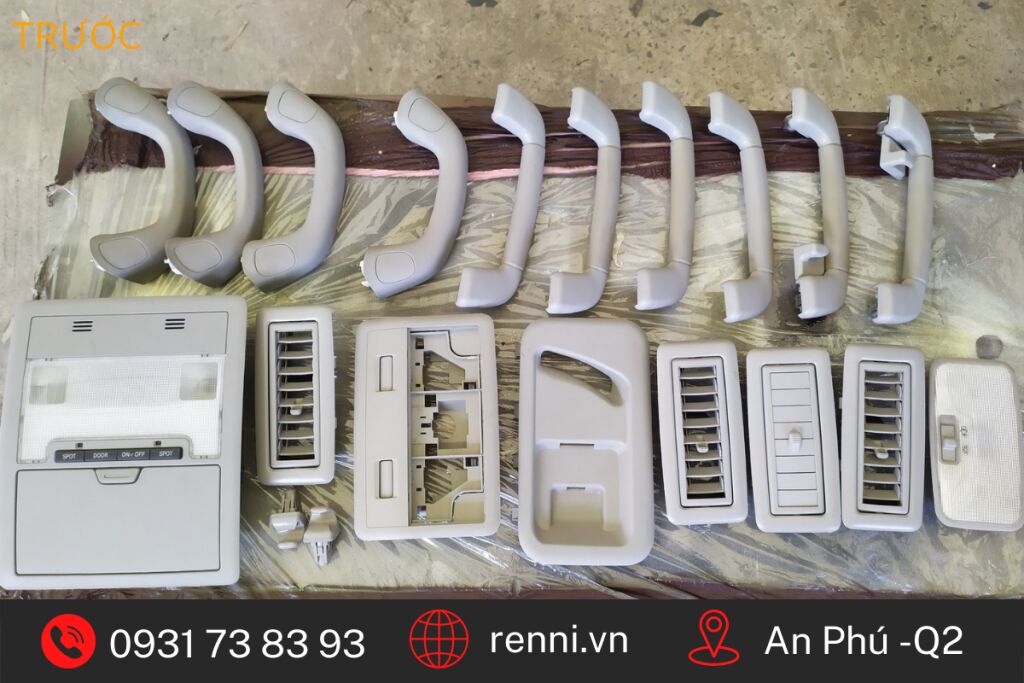 tất cả những phần nhựa được tháo vệ sinh trước khi đổi màu nhựa nội thất ô tô