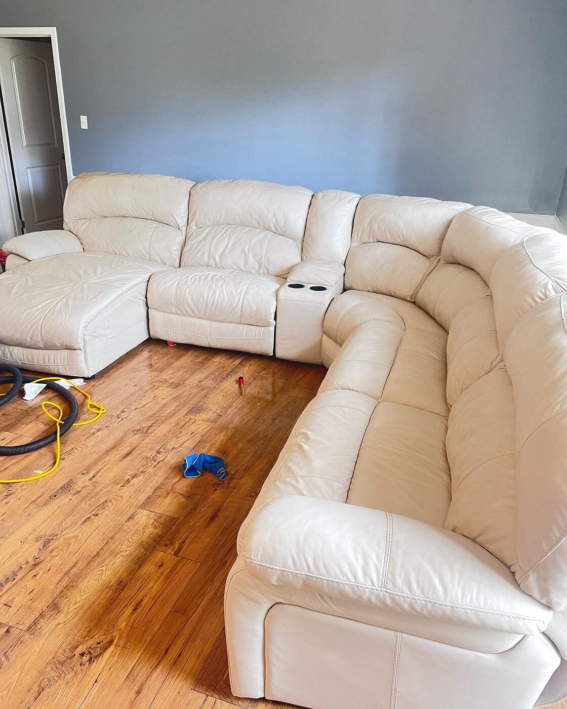 Ghế sofa nỉ — Sau