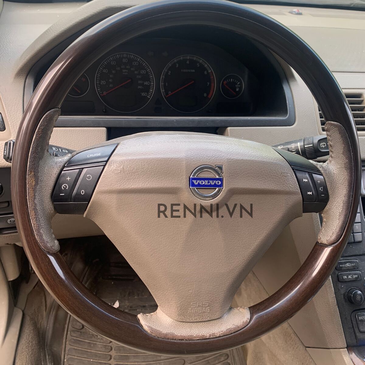 Vô lăng & nắp còi — RENNI