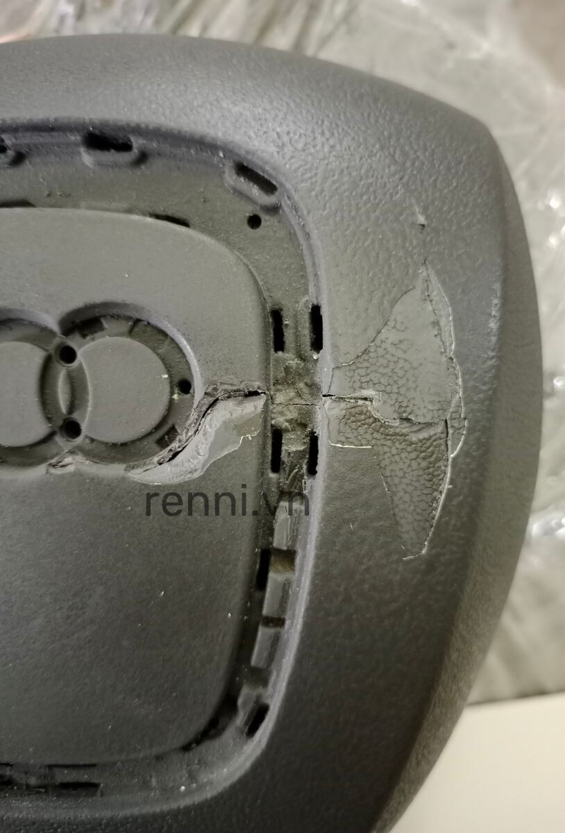 Vô lăng & nắp còi — RENNI
