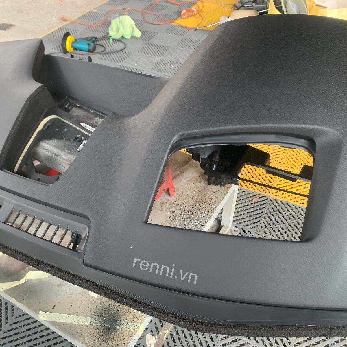 Taplo nứt, mẻ góc — RENNI
