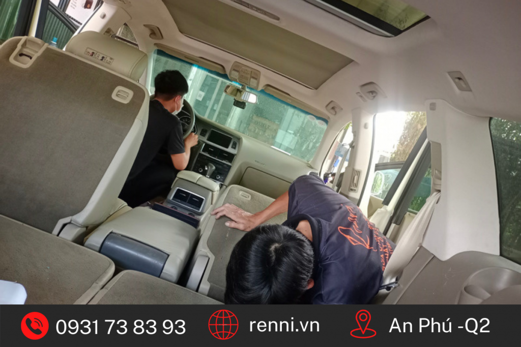 Chăm sóc nội thất ô tô tại Renni