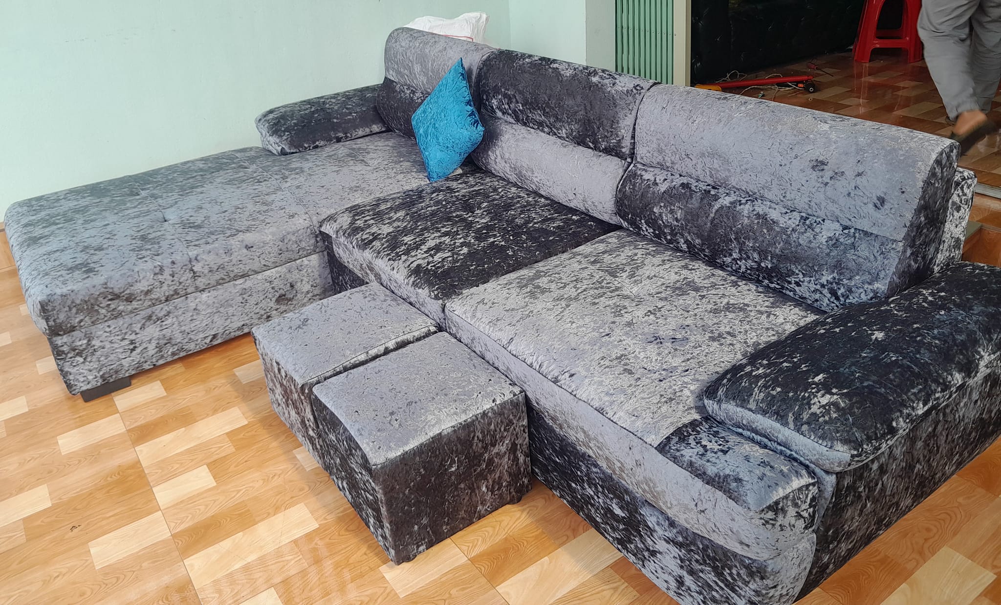 Không nên sửa ghế sofa da khi bộ ghế đã quá xuống cấp